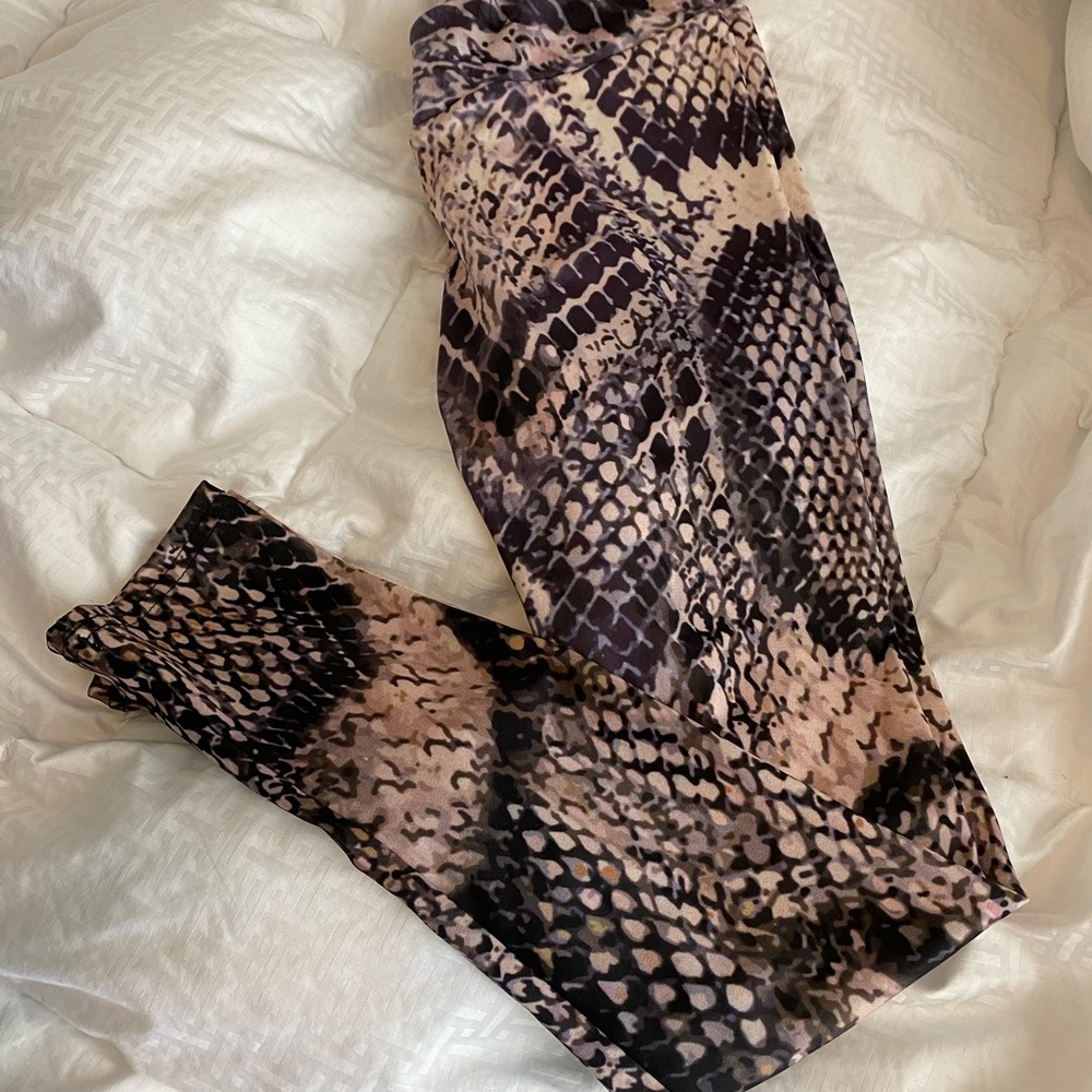 Snake leggings